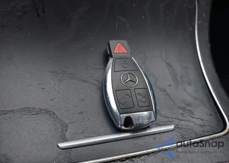 2017 Mercedes-Benz C 300 Luxury/Sport z USA, uszkodzony, nr VIN 55SWF4JB8HU191016